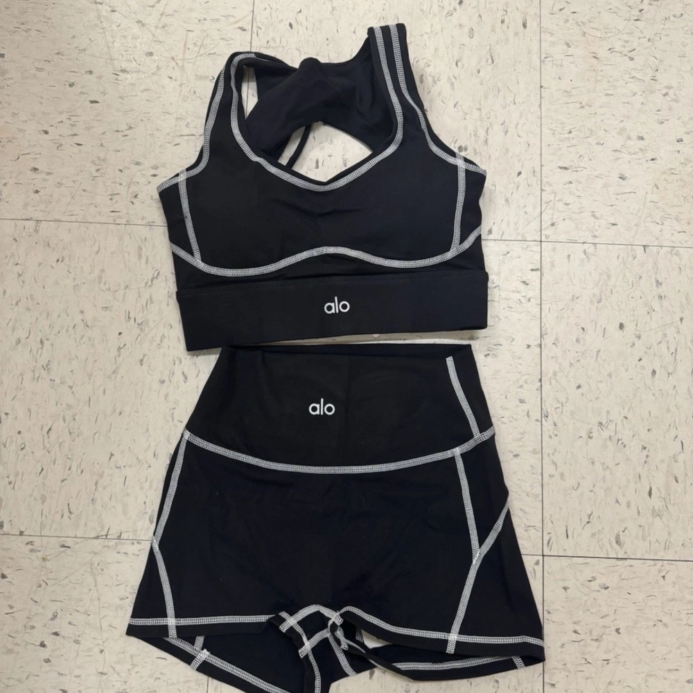 ALO Yoga Black Activewear Set with White Stitching